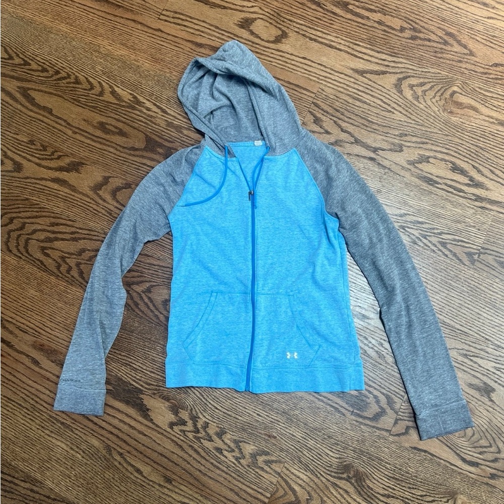 Small under armour hoodie